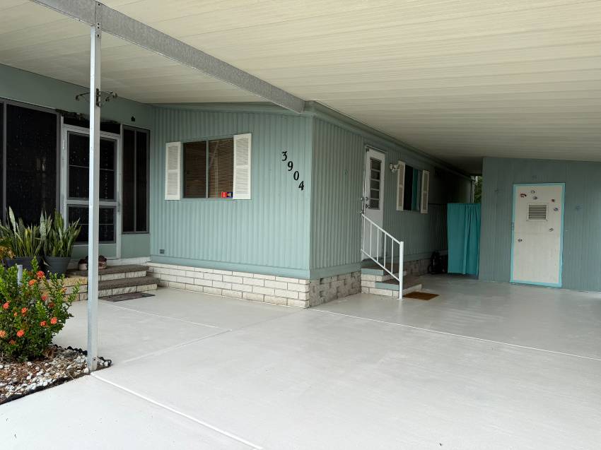 Ellenton, FL Mobile Home for Sale located at 3904 Sunset Circle Colony Cove